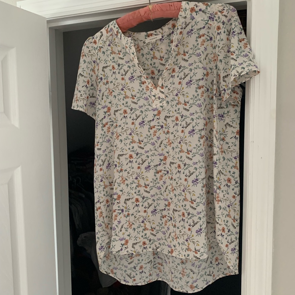 Pleione Ditsy Pleated Bach High/Low Tunic Top